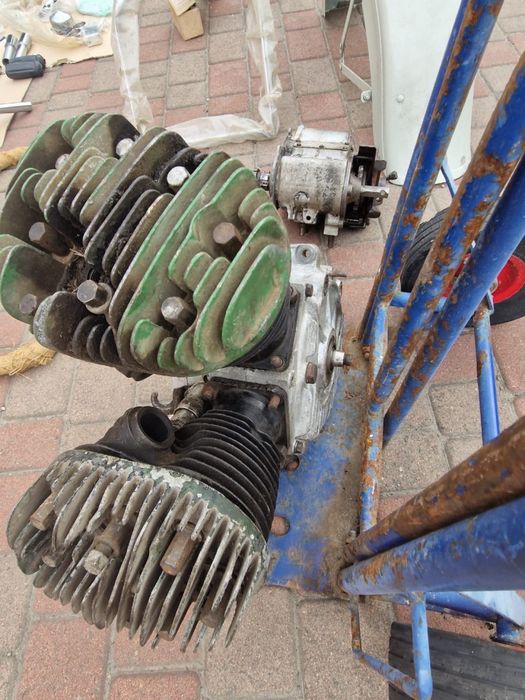 Продам бак , двигун , коробку на Хардей Wla 42.