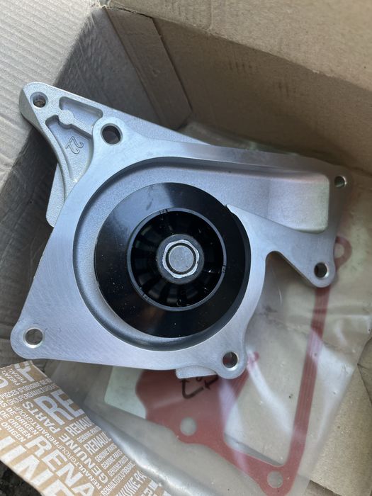 Помпа для Renault К9К 1.5 дизель,Original