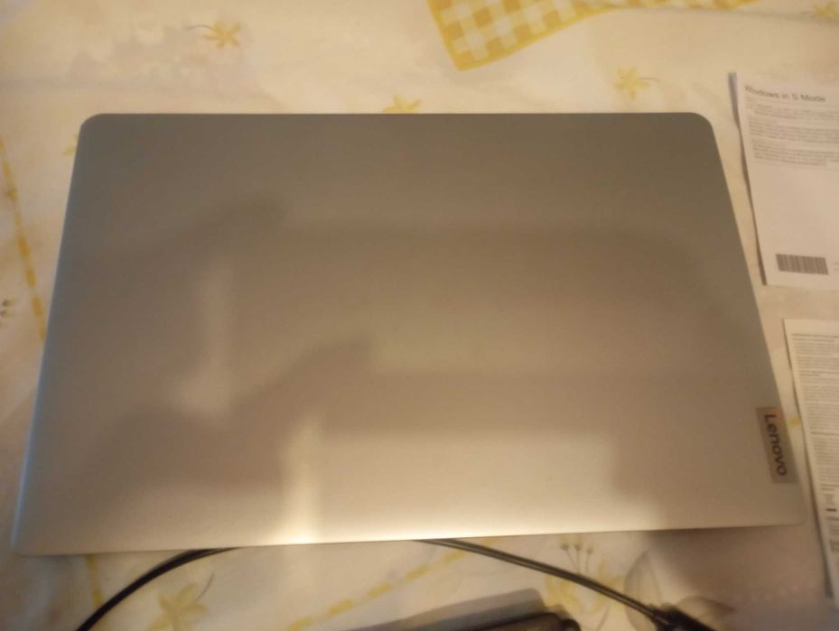 à venda: 
laptop Lenovo IdeaPad 1 15AMN7.