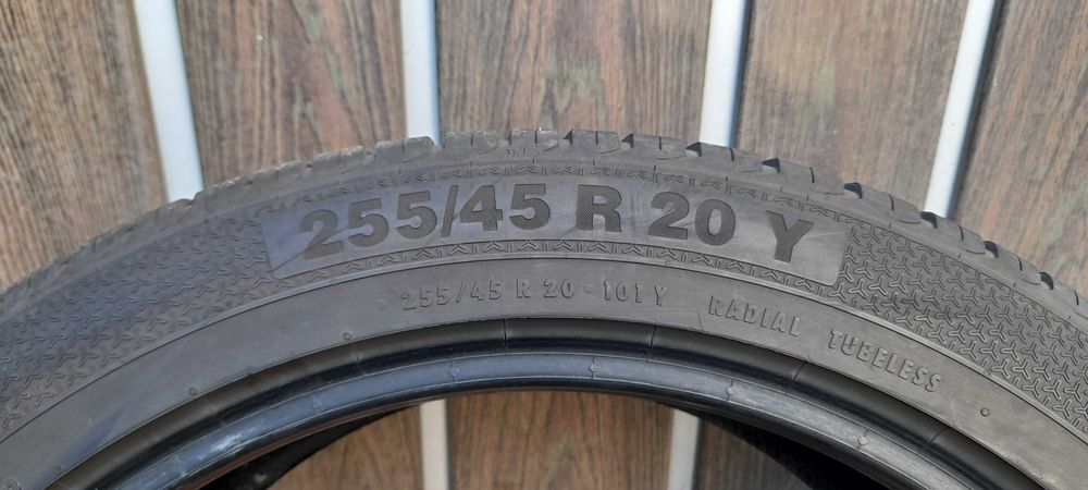 Opony letnie Barum 255/45 R20Y    101Y