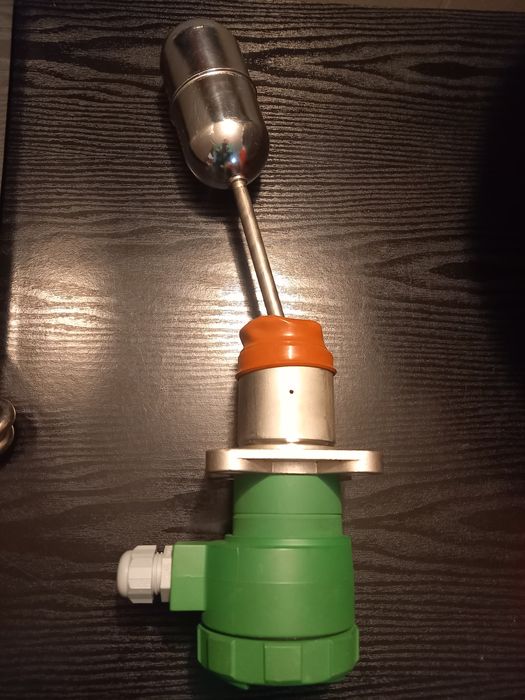 Elektryczny  regulator  dwustanowy poziomu