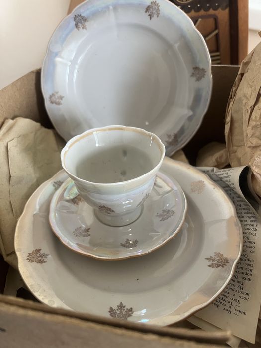 Продам набір. Тарілки, блюдця,чашки, стопки