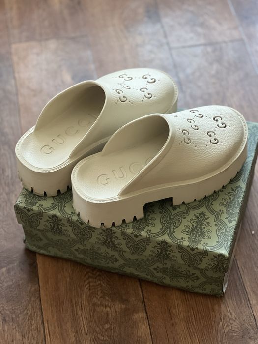 Сабо,мюли,клогі Gucci