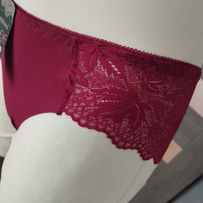Nowe koronkowe majtki damskie - Collection by Biweier 
 38