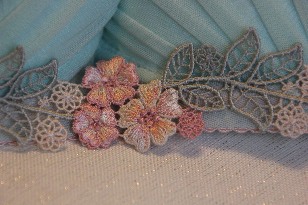 Komplet bielizny z haftem M