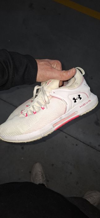 Sapatilhas Under Armour, tamanho 40,5, mulher, em ótimo estado