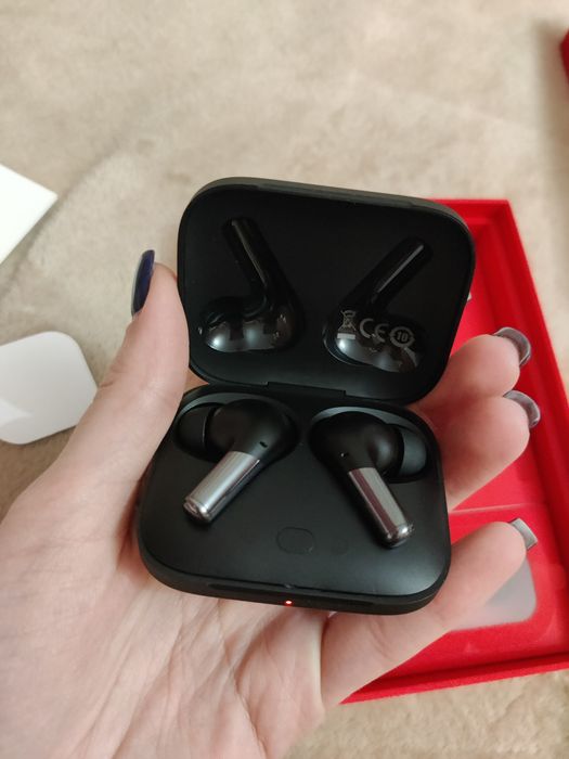 Продам навушники One plus buds pro