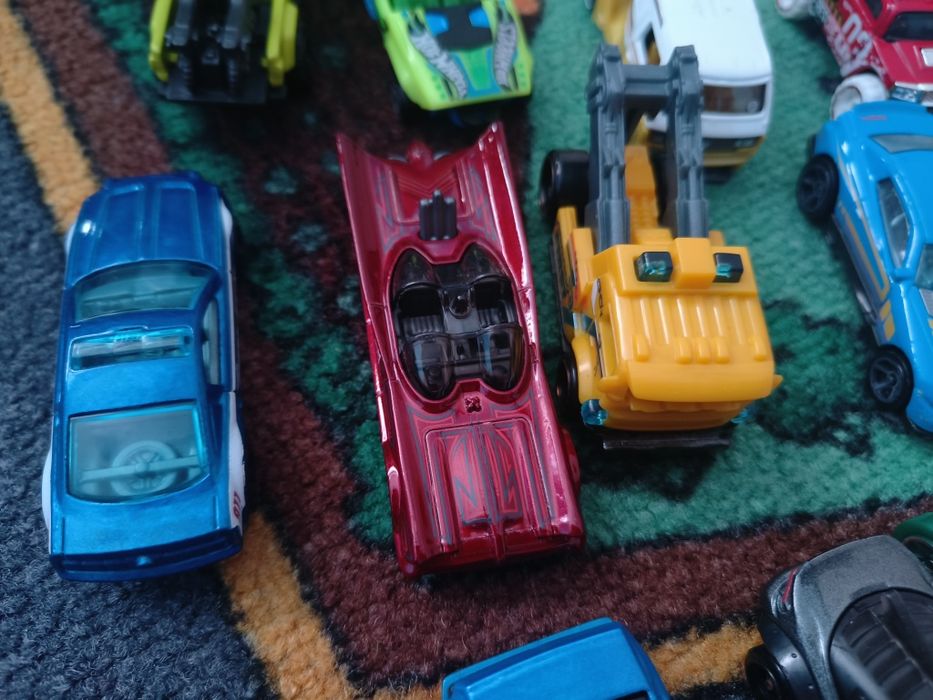 Машинки Hot Wheels