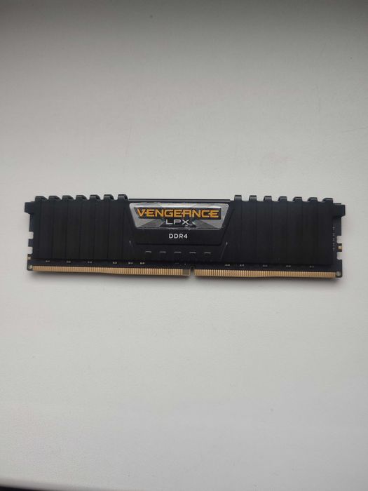 Пам'ять Corsair Vengeance LPX 16gb 3200MHz