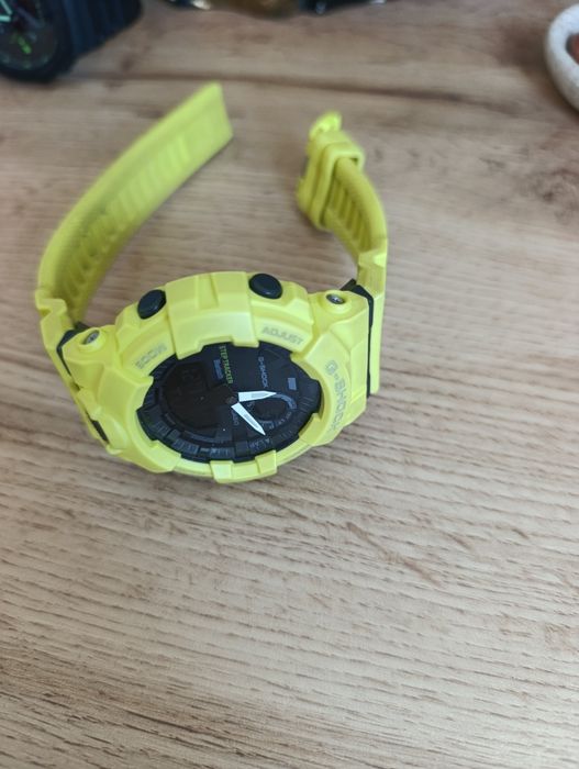 Casio GBA-800 kolor Żółty