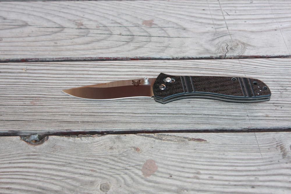 Benchmade 710 D2