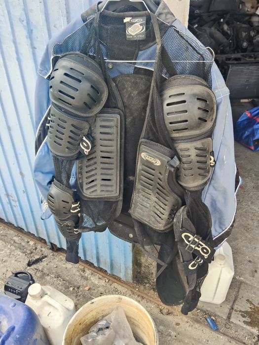 Colete de enduro e casaco