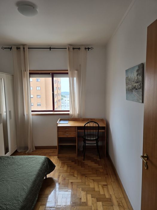 Arrendo quarto em T3  - Vilar do Andorinho