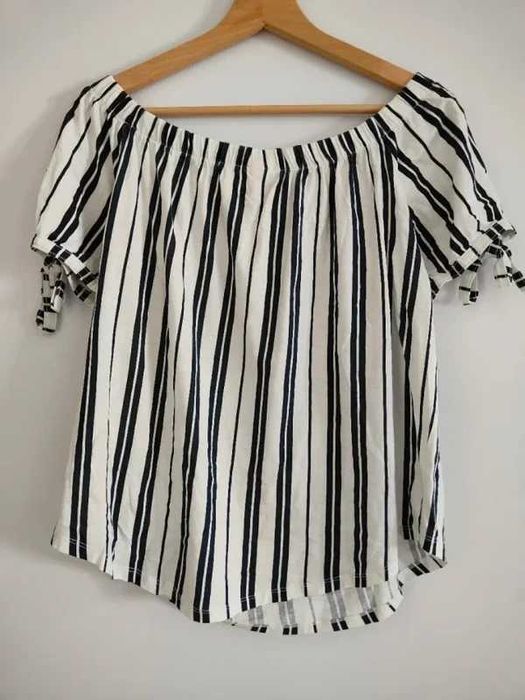Blusa H&M Listrada Off-Shoulder Tamanho S