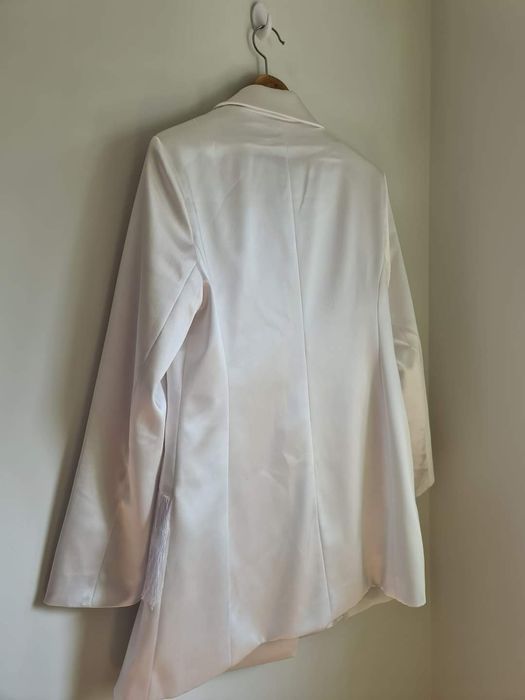 Sukienka  o kroju marynarki Nasty Gal frędzle