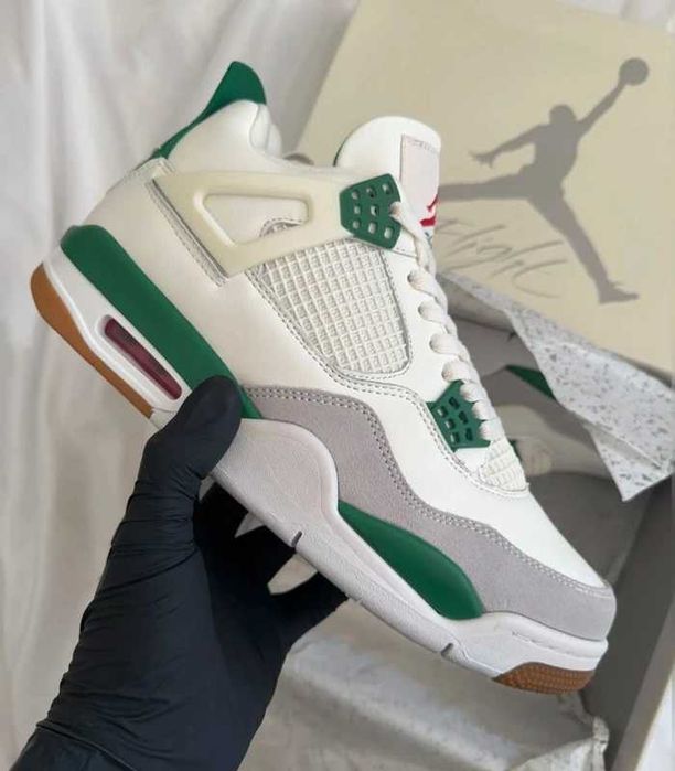 Załączony paragon  Jordan 4 retro Pine Green R.40