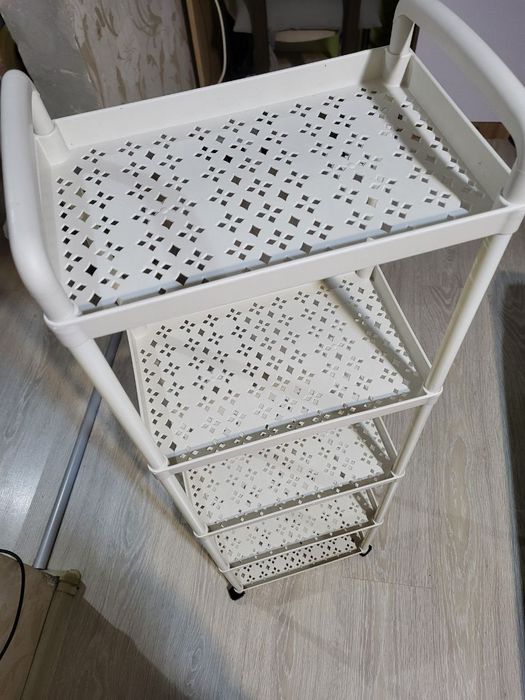 Полочки на колёсиках. Етажерка. Стеллаж. Пластиковая етажерка.