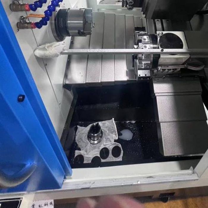 Токарно-фрезерний центр, токарно-фрезерный станок с ЧПУ 3 оси