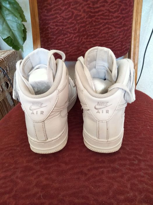 Жіночі кросівки Nike Air Force 1 Mid  36 (23 см)