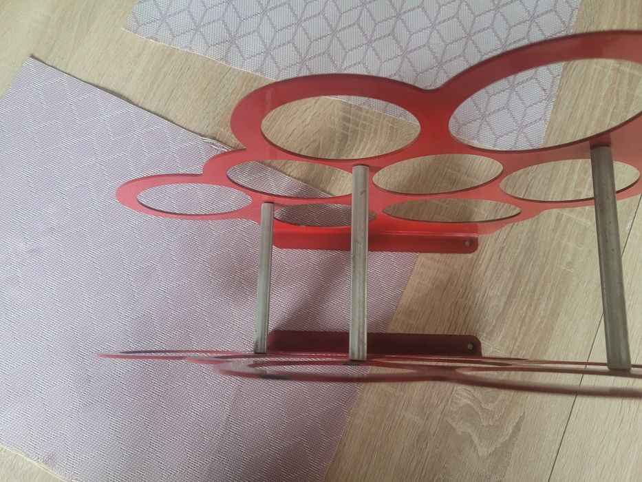 Metalowy stojak na wino 8 butelek