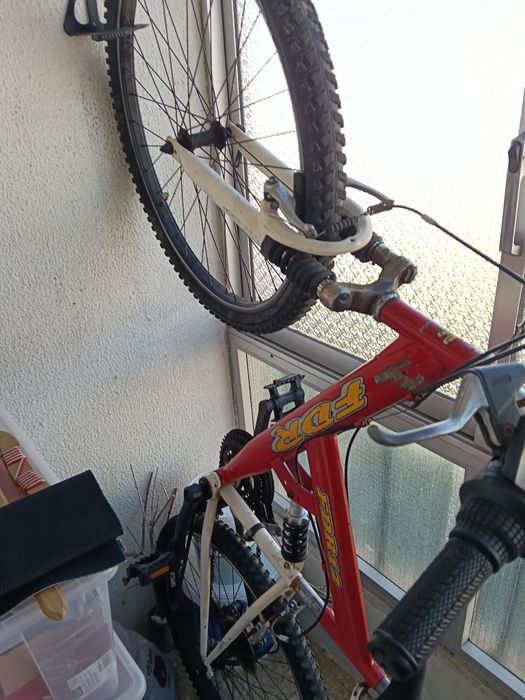 Bicicleta vermelha roda 26