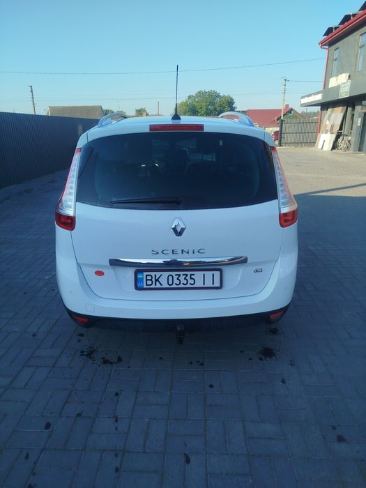 Продам машину в хорошому стані укладань не потребуе