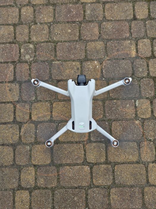 Dron dji mini 3 pilot RC, zestaw premium +  fly more combo, max 26 cykli!!