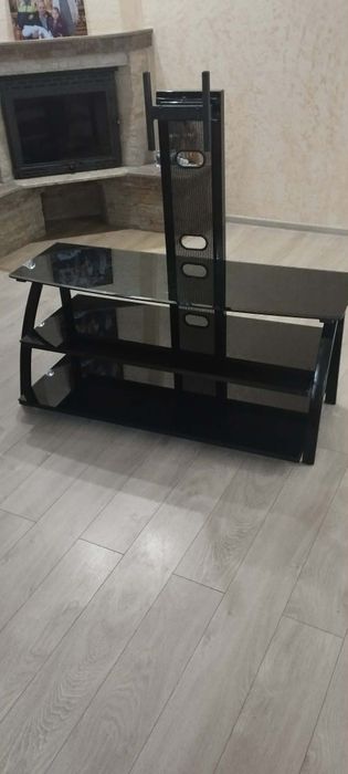 Тумбочка під телевізор