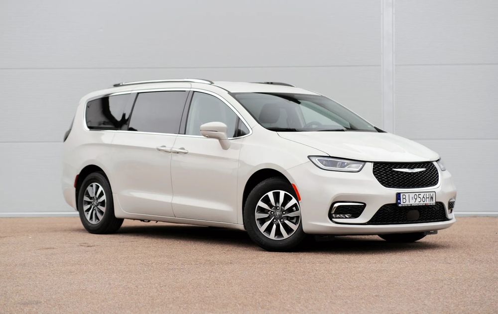 Chrysler Pacifica Hybrid Plug-in / Touring L / Faktura / ZAMIANA