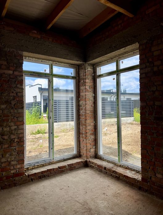 Кутовий котедж з ділянкою, продаж від забудовника. 14кВт світла