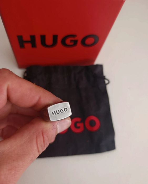 Anel Hugo boss como novo