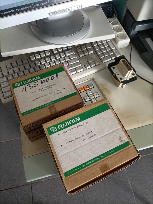 Minilab Fuji Film Frontier 350 + 5 magazines + Scanner + Mascaras