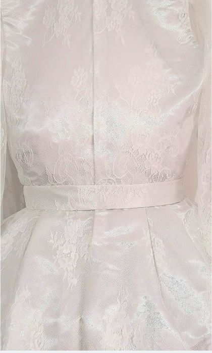 Vestido exclusivo todo em renda e seda branco pérola novo