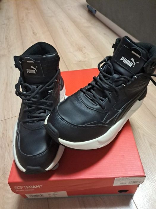 Високі  чоловічі кросівки .