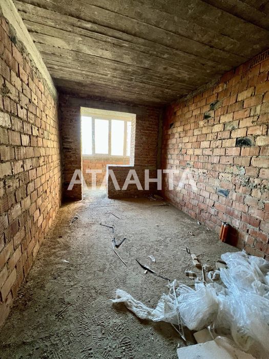 3  кімн, 1 поверх в районі ТЦ Депот