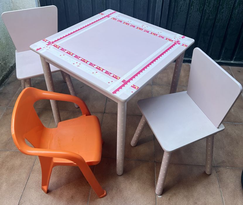Conjunto Mesa + Cadeiras Criança Vertbaudet
