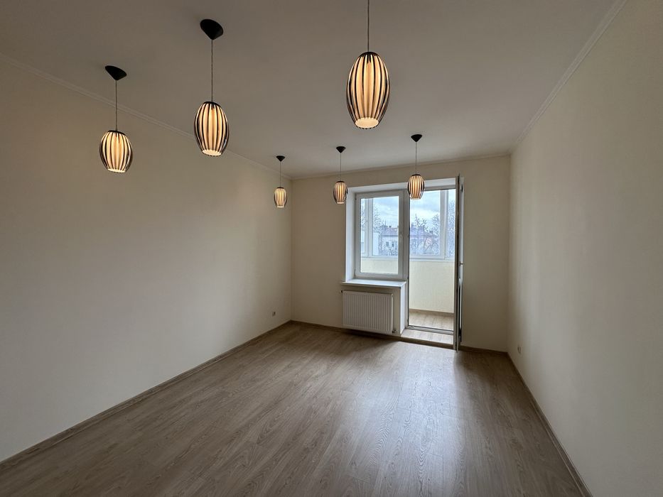 Продається світла та простора 2-кімнатна квартира вул. Мулика