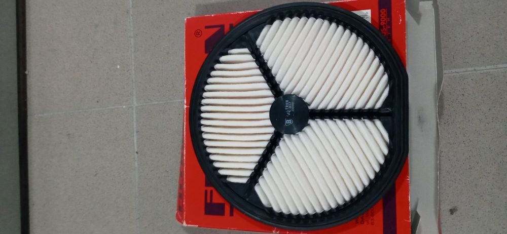 Filtr powietrza FILTRON AK 317 Nowy