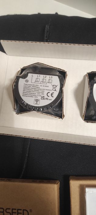 Dwa włączniki tuja Smart