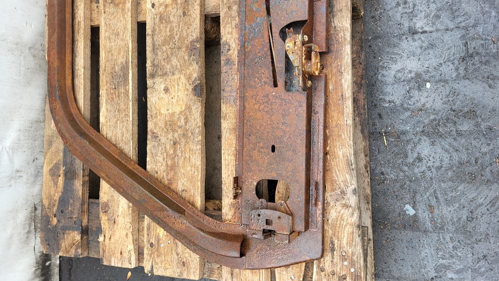 Ramka drzwi Manitou 634