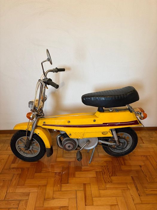 Vendo Motoconfort CM XT, matriculada em 03/11/1975.
