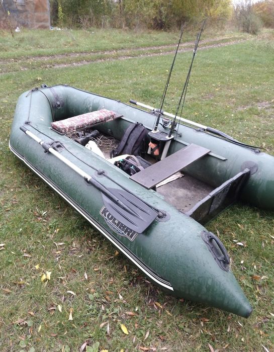 Лодка Калибри КМ-330 с мотором 15л.с. Johnson комплектная
