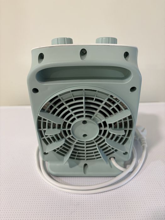 Aquecedor pequeno (termo ventilador)