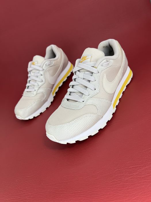 Кросівки. жіночі 40р. Nike MD Runner 2 SE