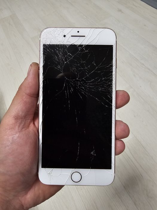 Продам Iphone 7 plus A1661