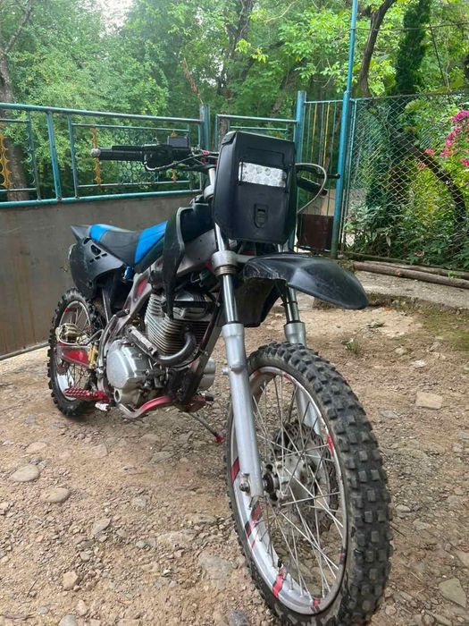 Продам мотоцикл 200кубів