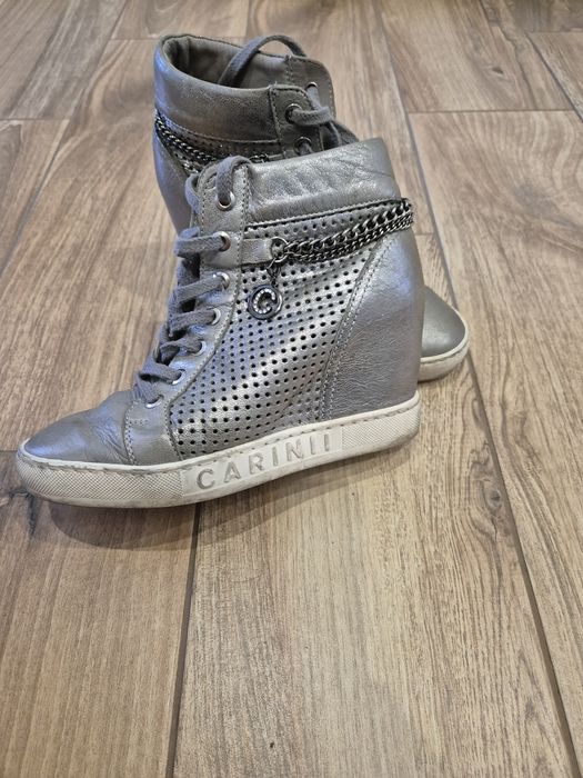 Sn8kersy Carini 36 srebrne ażurkowe