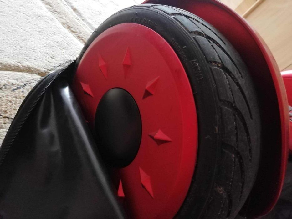 hoverboard elektryczny czerwony z ładowarką