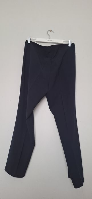 Granatowe spodnie materialowe 48