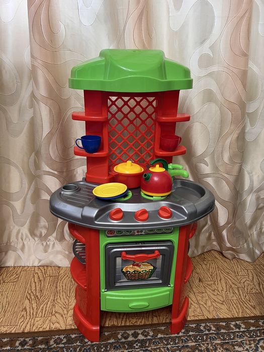 Кухня дитяча з посудкою